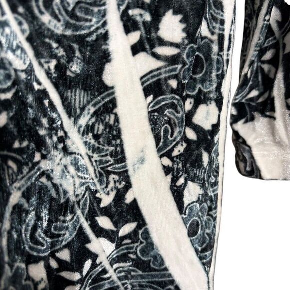 Unity Blouse Women's Petite Large V-Neck 3/4 Sleeve Rhinestone Printed Top NWT - Picture 5 of 12